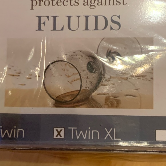 SafeRest TwinXL Mattress Protector - Picture 3 of 4